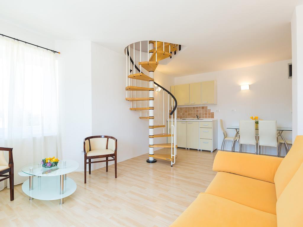 Apartments Gala Poreč Eksteriør bilde