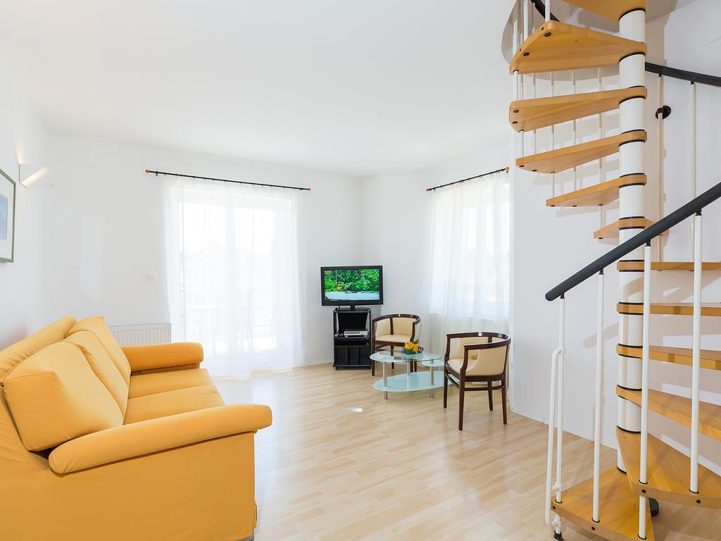 Apartments Gala Poreč Eksteriør bilde